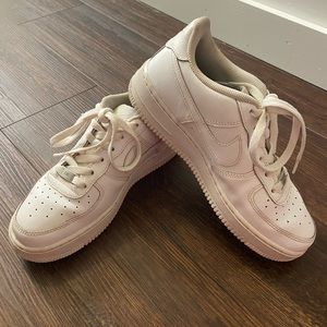 Nike Airforce One size 6.5 Youth